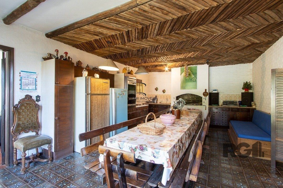 Casa para Venda - 580m², 3 dormitórios, sendo 1 suites, 3 vagas - Santa Tereza
