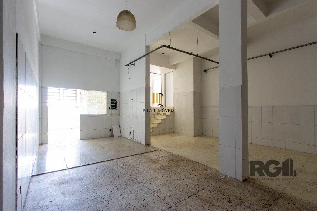 Loja para venda no bairro São João, com 160,50 m², 02 banheiros
