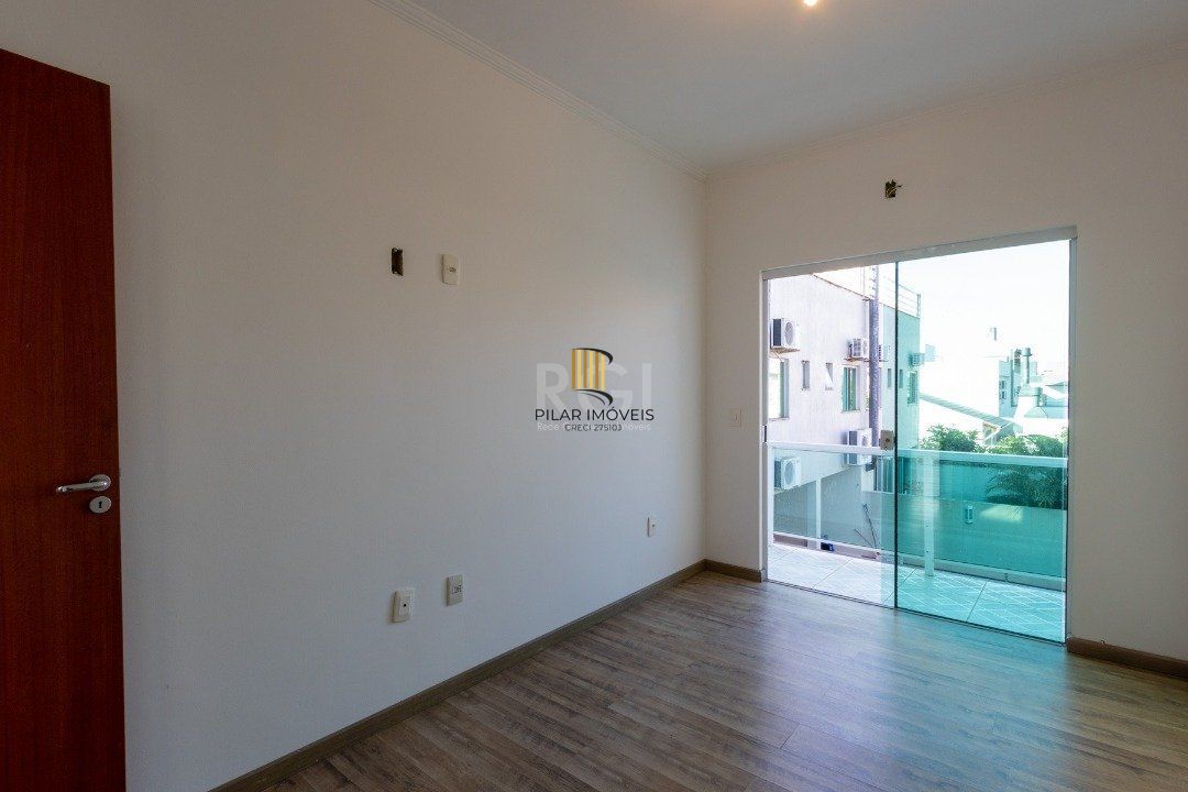 Casa para Venda - 178.4m², 3 dormitórios, sendo 1 suites, 2 vagas - Hípica