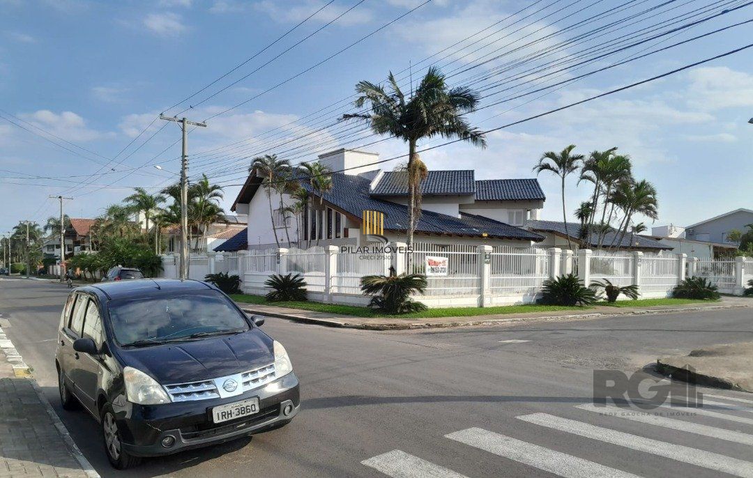 Casa 4 dormitórios no bairro Zona Nova