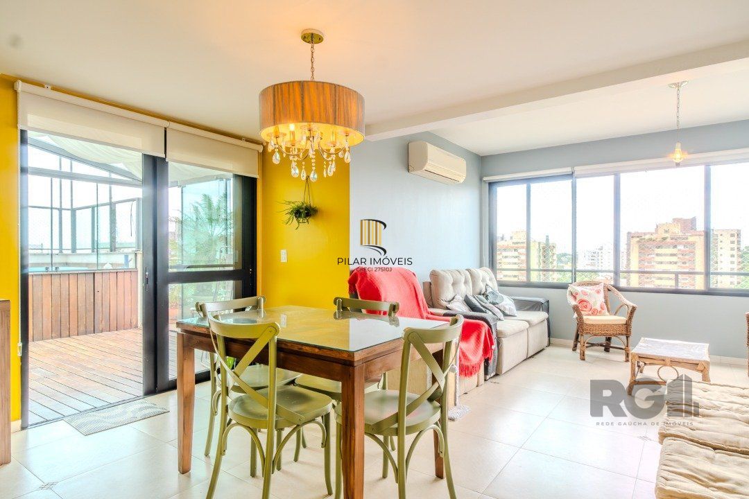 Cobertura Horizontal,  3 quartos, 1 suite, piscina, condominio com infra, 2 vagas - Bairro Tristeza