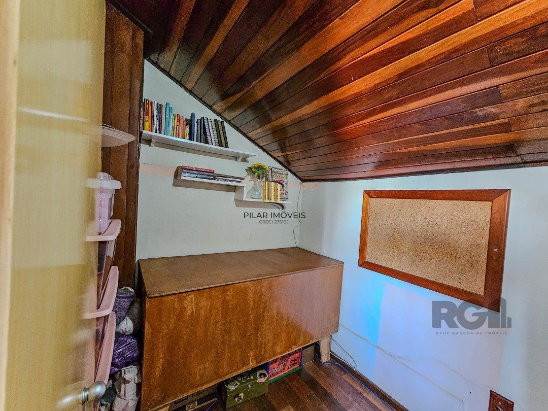 Casa em Condomínio 4 Dormitórios na Glória!!