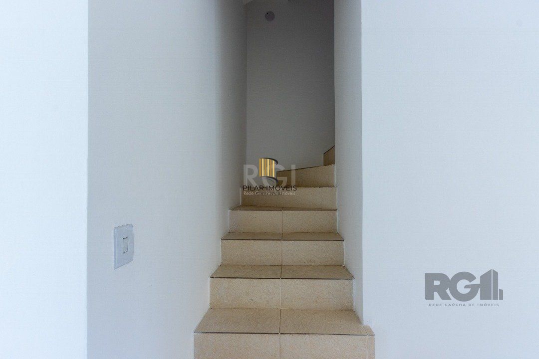 Casa 3 dormitórios no bairro Guarujá