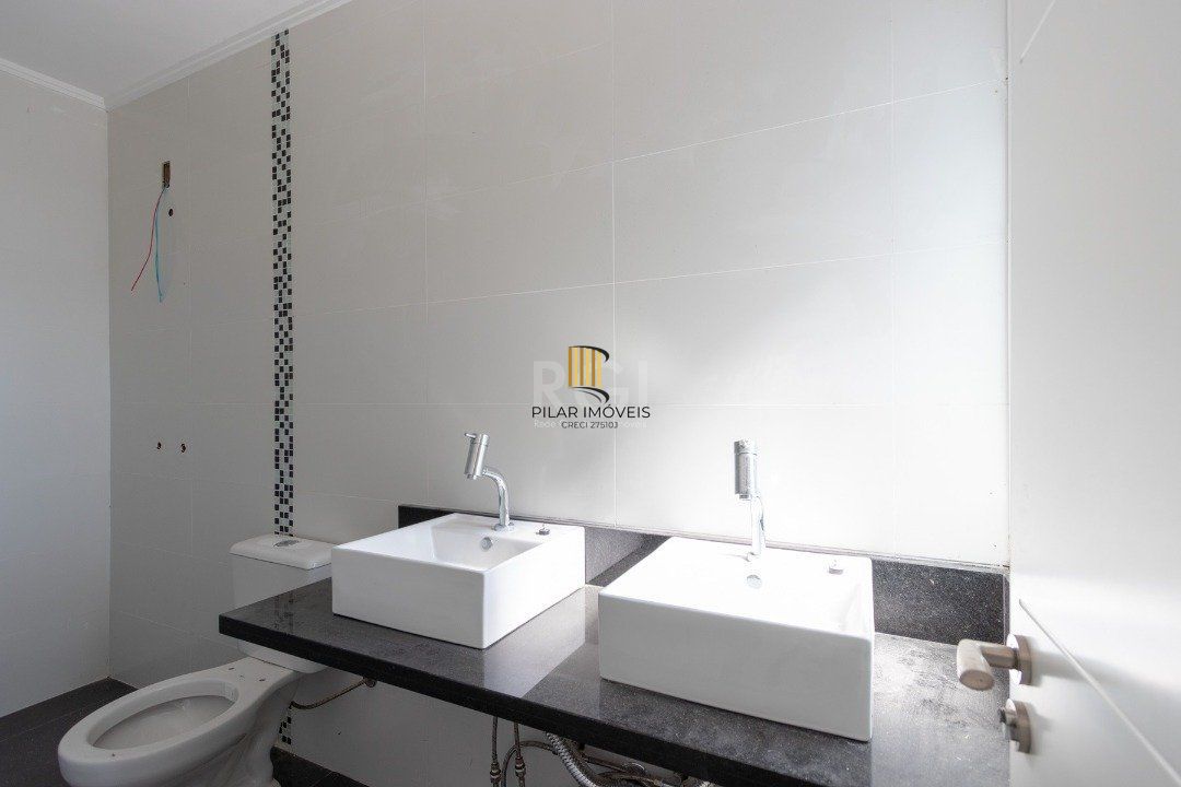Casa para Venda - 168m², 3 dormitórios, sendo 1 suites, 2 vagas - Imperial Park