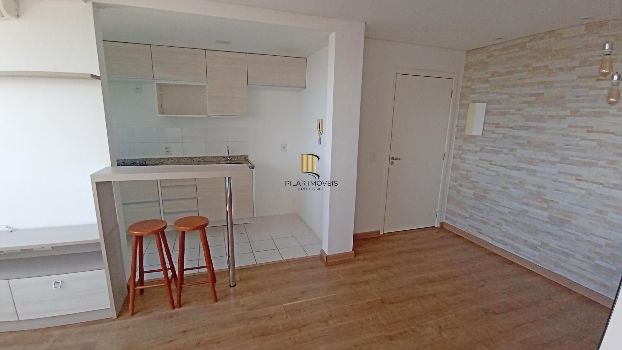 Apartamento com 2 dormitórios no bairro Camaquã