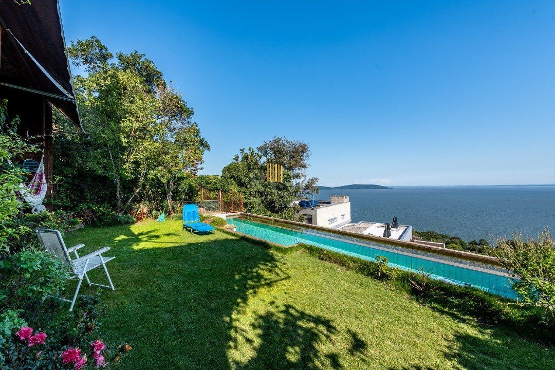 Casa para Venda - 300m², 3 dormitórios, sendo 3 suites, 2 vagas - Sétimo Céu