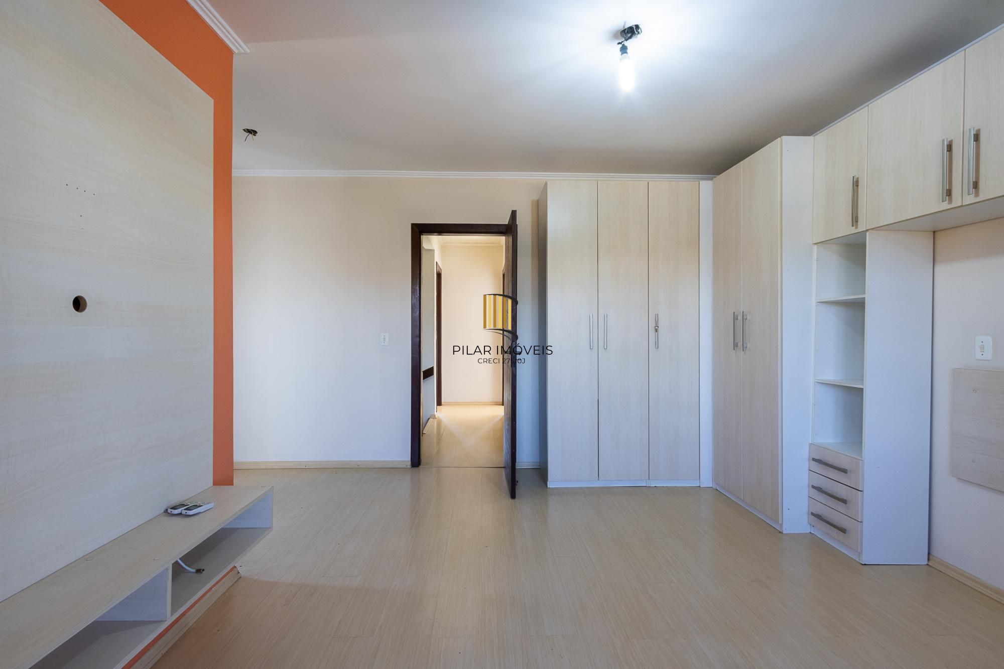 Casa  3 dorm. I suíte I Vaga 2  carros