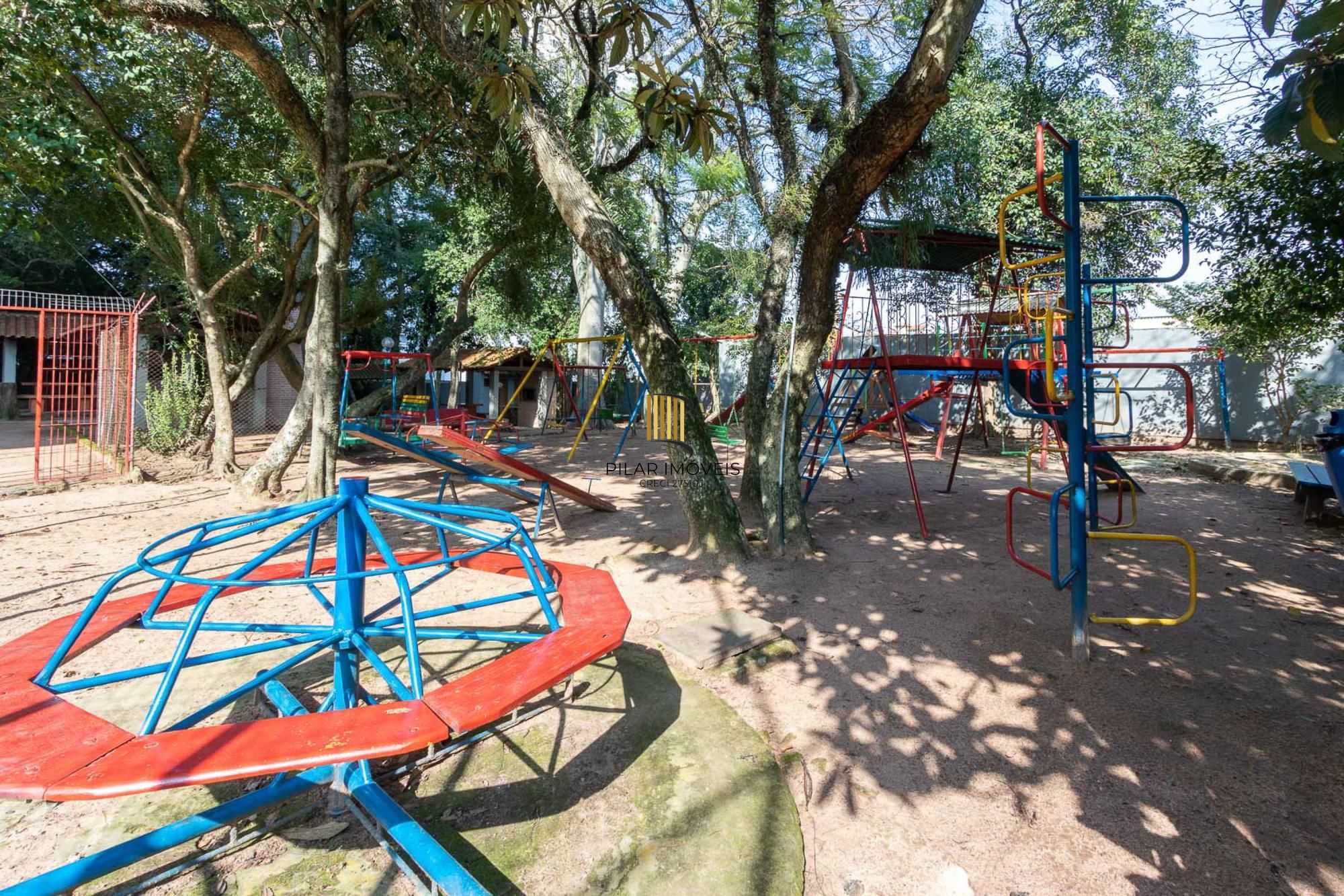 Apartamento 3 quartos, reformado, condomínio com infraestrutura - Bairro Cristal