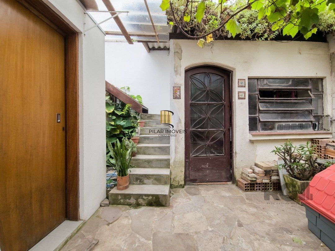 Casa 2 dormitórios no bairro Centro Histórico