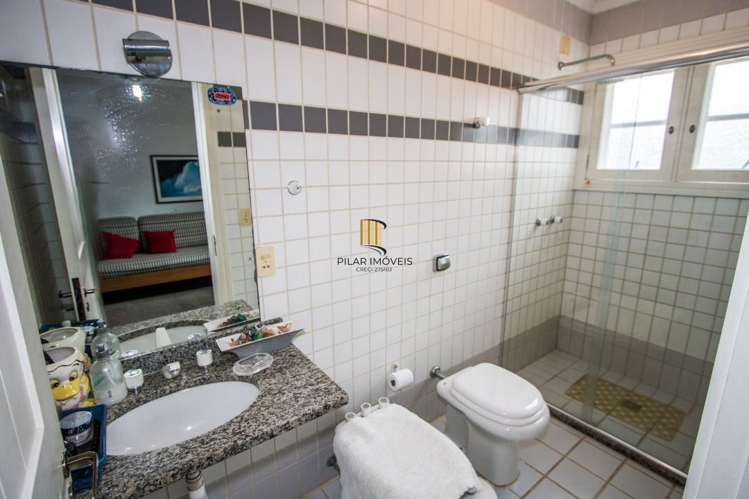 Casa para Venda - 489m², 4 dormitórios, sendo 2 suites, 3 vagas - Cristal