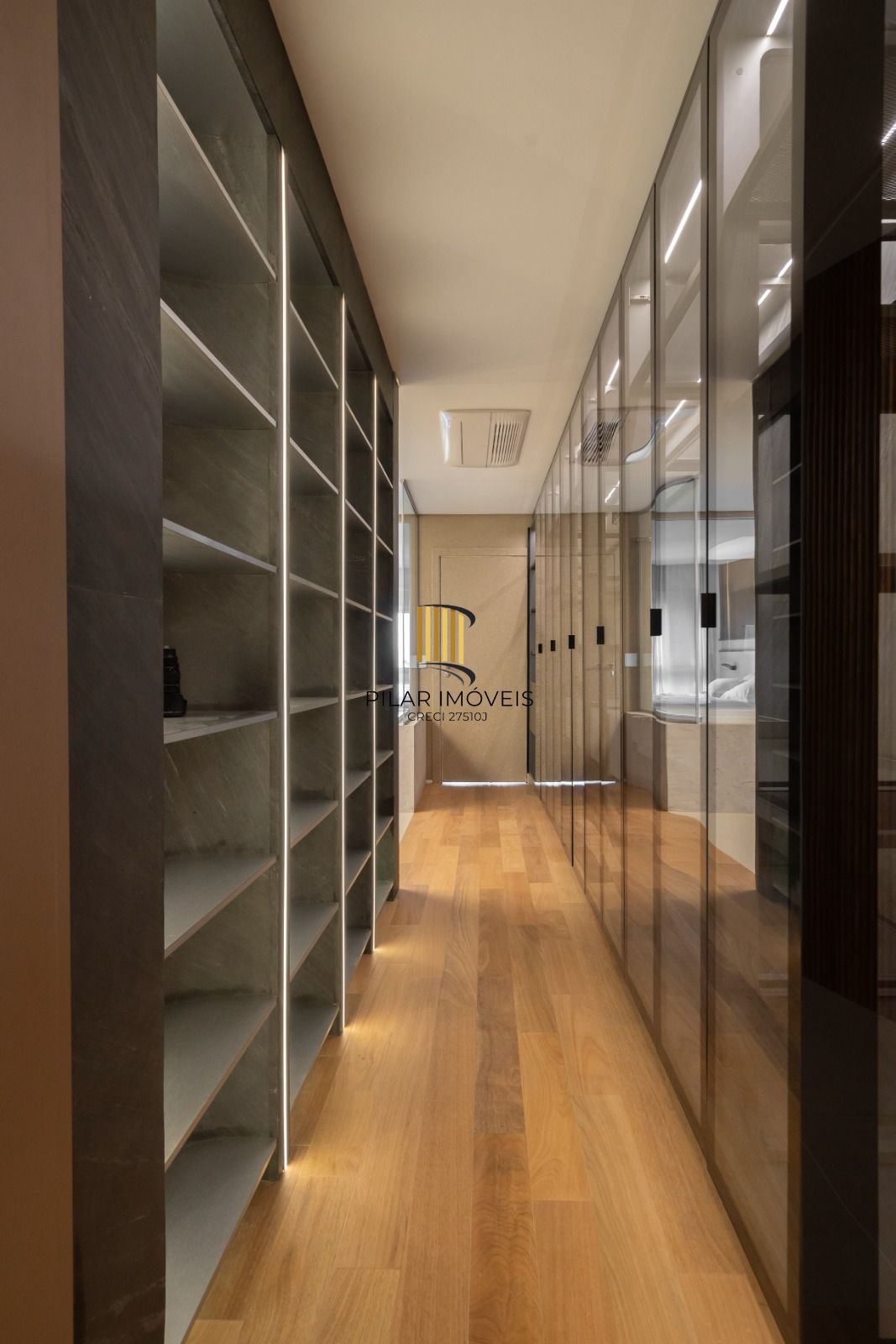 Cobertura para Venda - 483.85m², 3 dormitórios, sendo 3 suites, 4 vagas - Vila Assunção