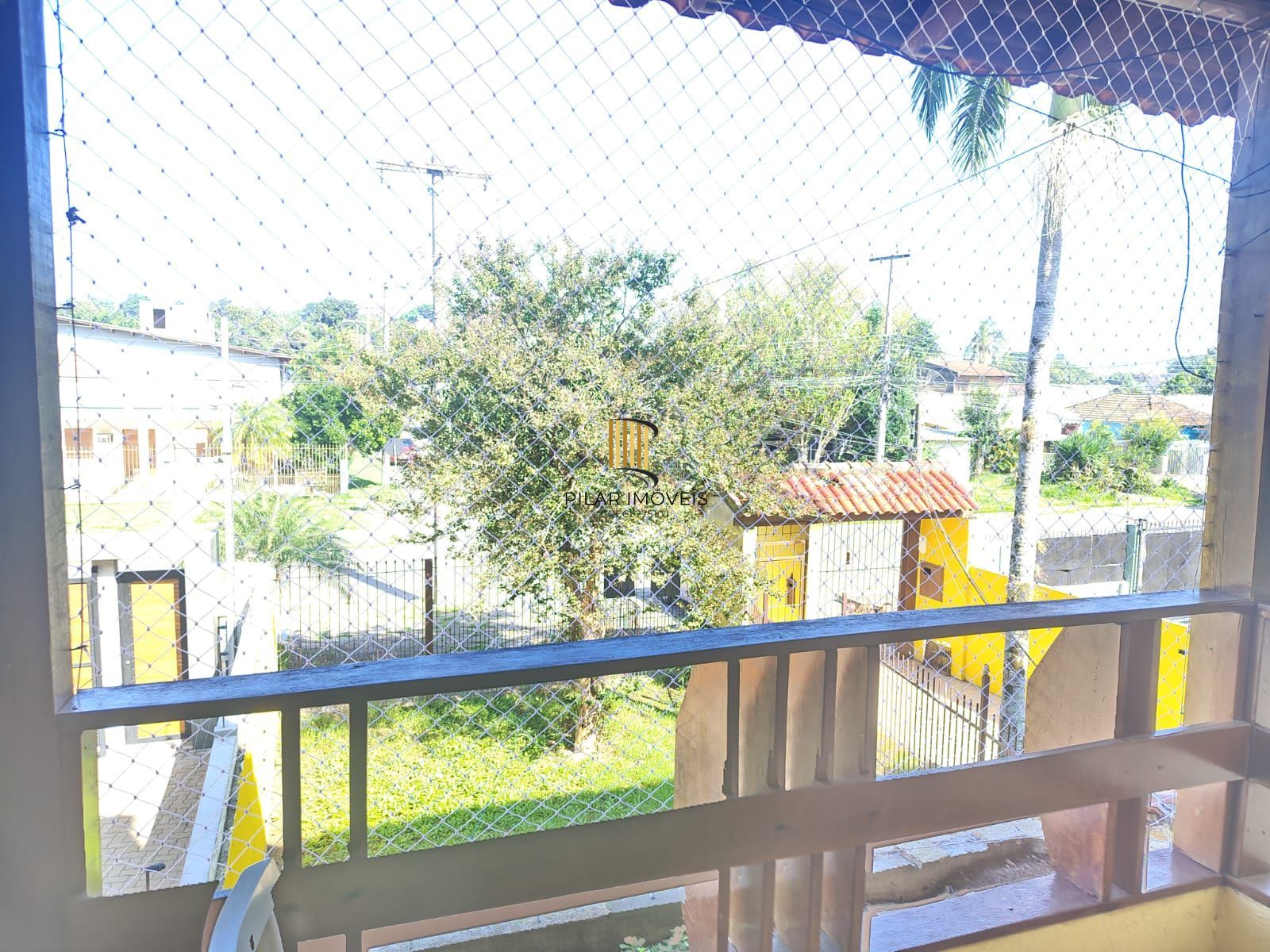 Casa de 4 dormitórios, 1 suíte e 4 vagas de garagem no bairro Cavalhada.