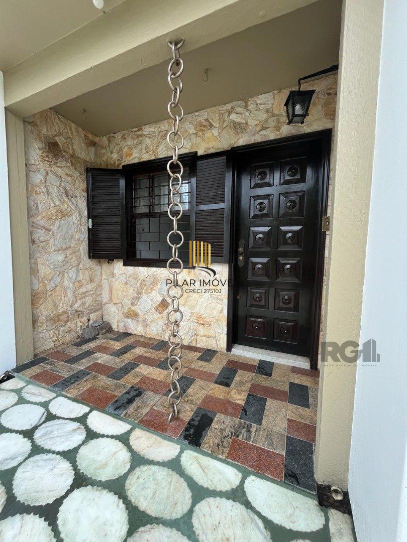 Casa 3 dormitórios no bairro Restinga