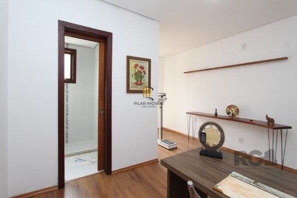 Casa para Venda - 180m², 3 dormitórios, sendo 3 suites, 3 vagas - Hípica