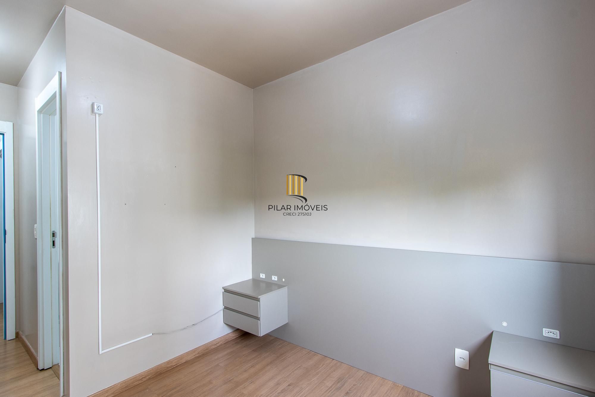 Apartamento de 2 dormitórios com suíte, churrasqueira e infraestrutura completa na Zona Sul de Porto Alegre.