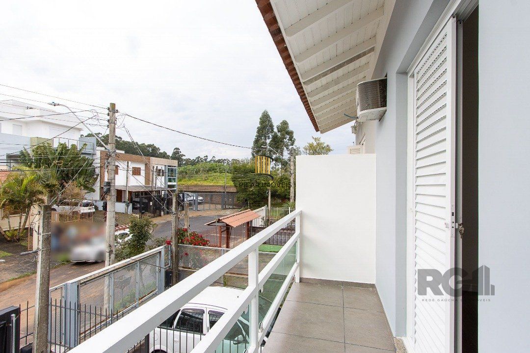 Sobrado 2 dormitórios no bairro Guarujá