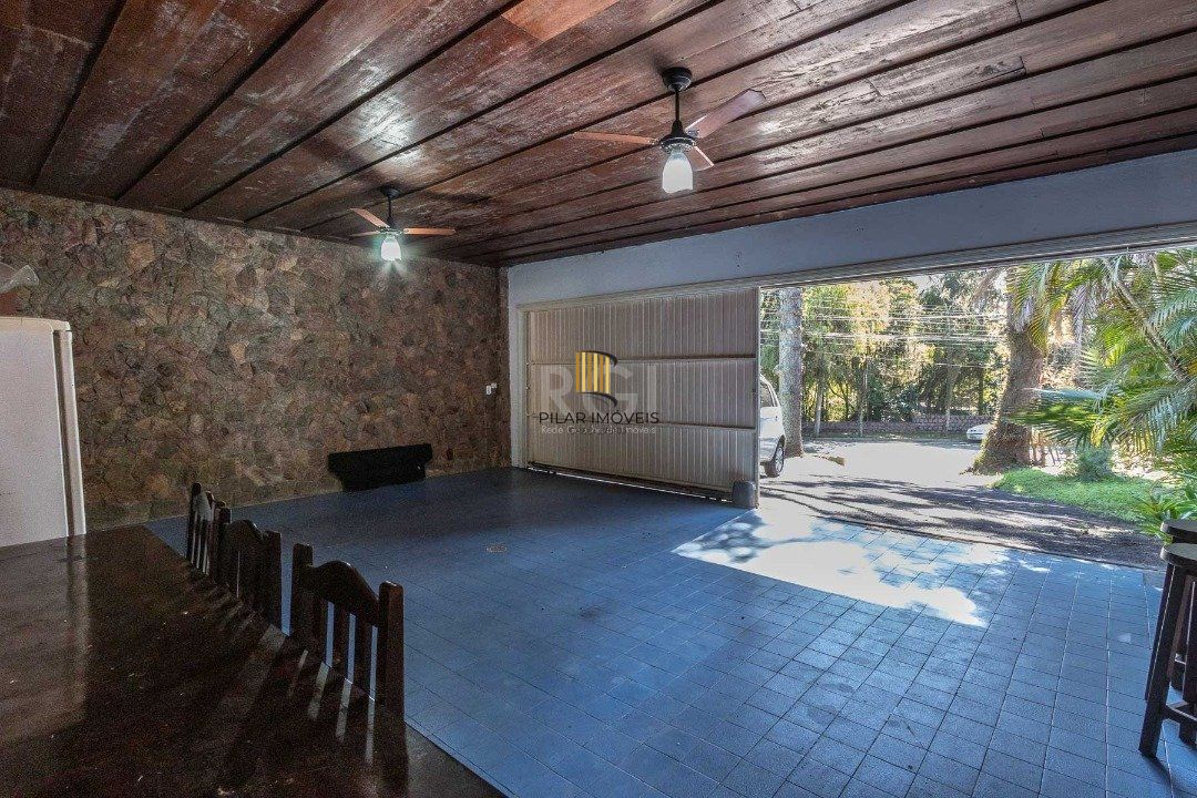 Casa para Venda - 250m², 3 dormitórios, sendo 1 suites, 3 vagas - Tristeza