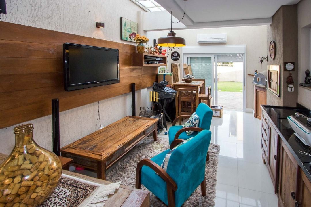 Casa para Venda - 147.3m², 3 dormitórios, sendo 1 suites, 3 vagas - Guarujá
