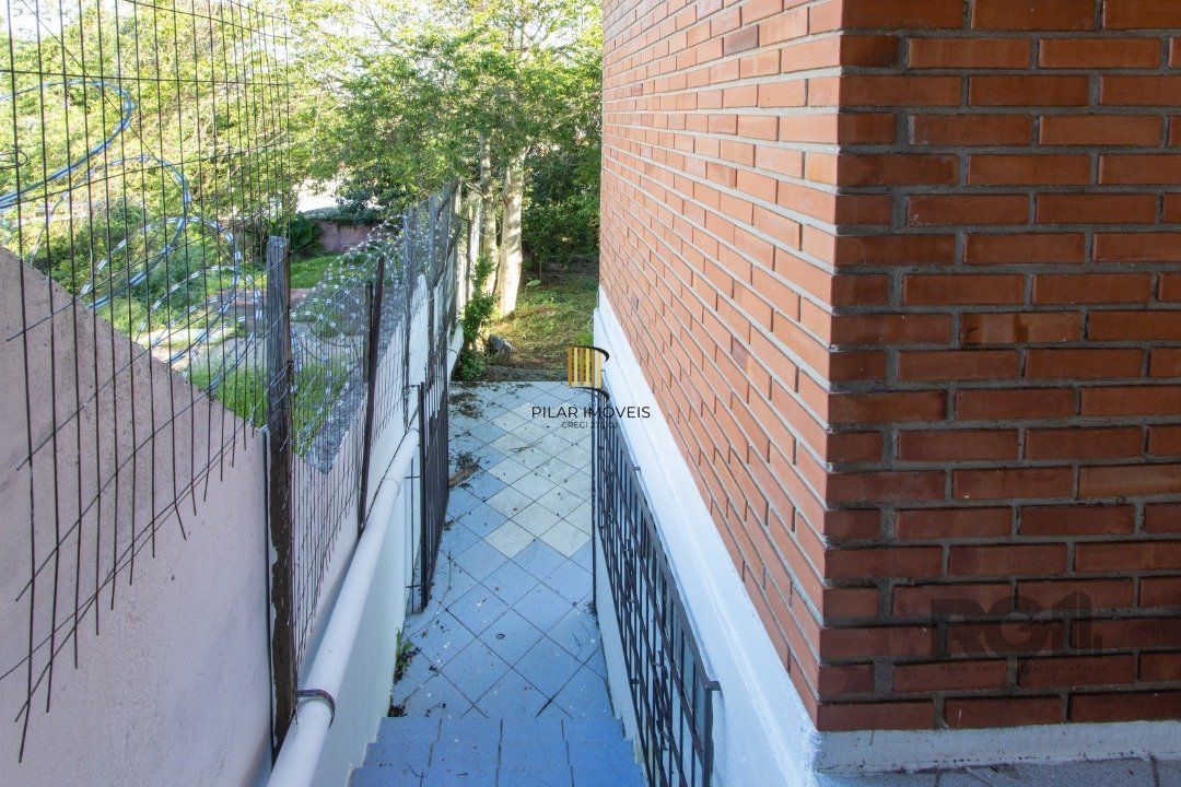 Casa para Venda - 200m², 3 dormitórios, 2 vagas - Cavalhada