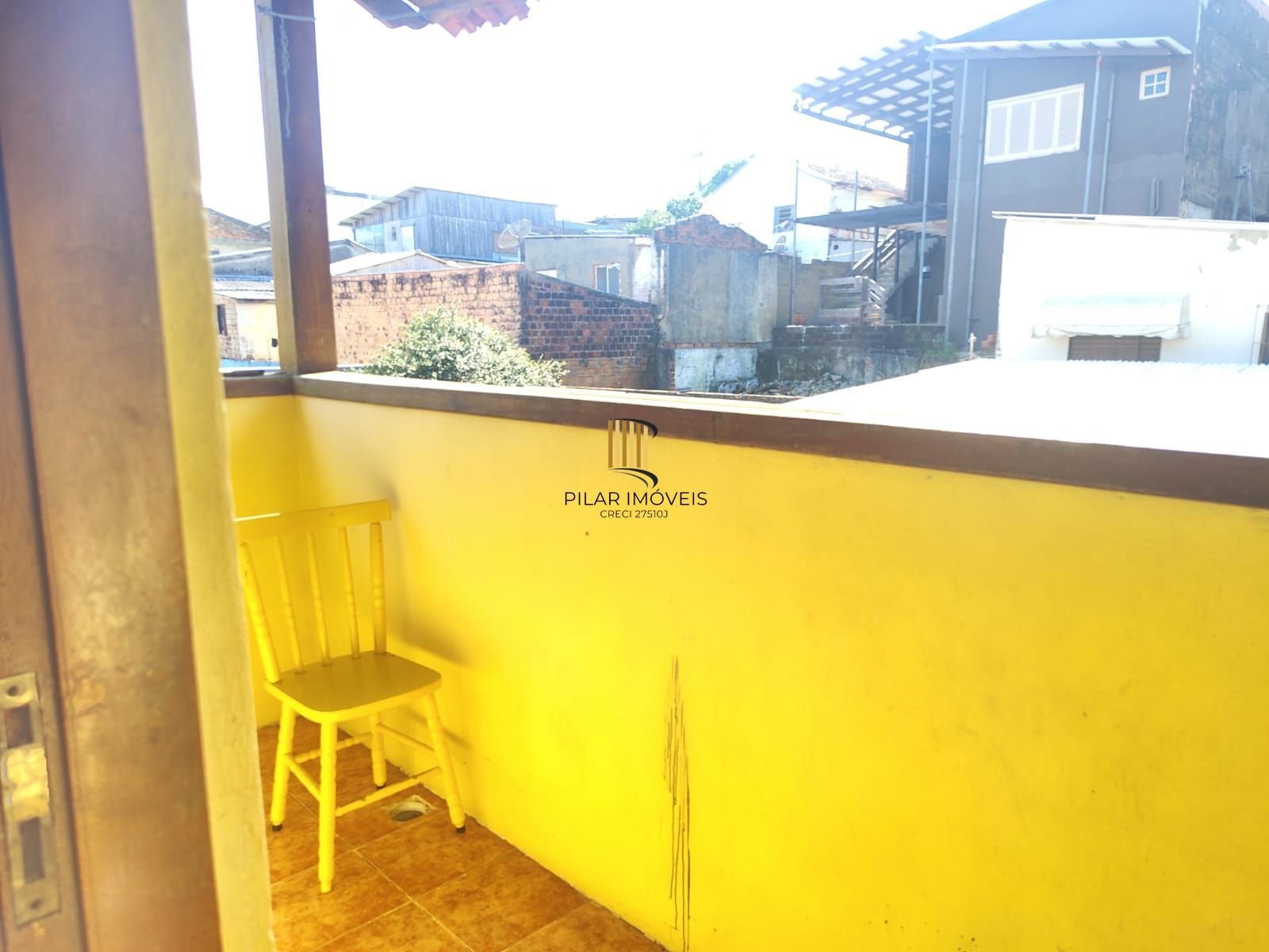 Casa de 4 dormitórios, 1 suíte e 4 vagas de garagem no bairro Cavalhada.