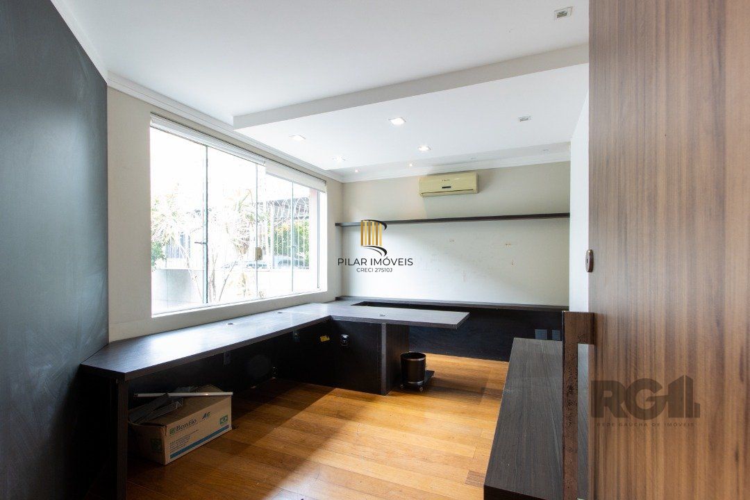 Excelente casa comercial com aproximadamente 300m² de área construída