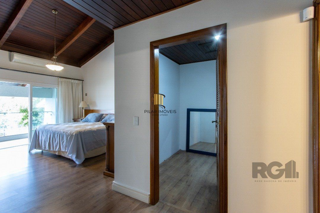 Sobrado com vista para Rio, 3 quartos, 2 suites, pátio, piscina, vaga para 4 carros - Bairro Vila Assunção