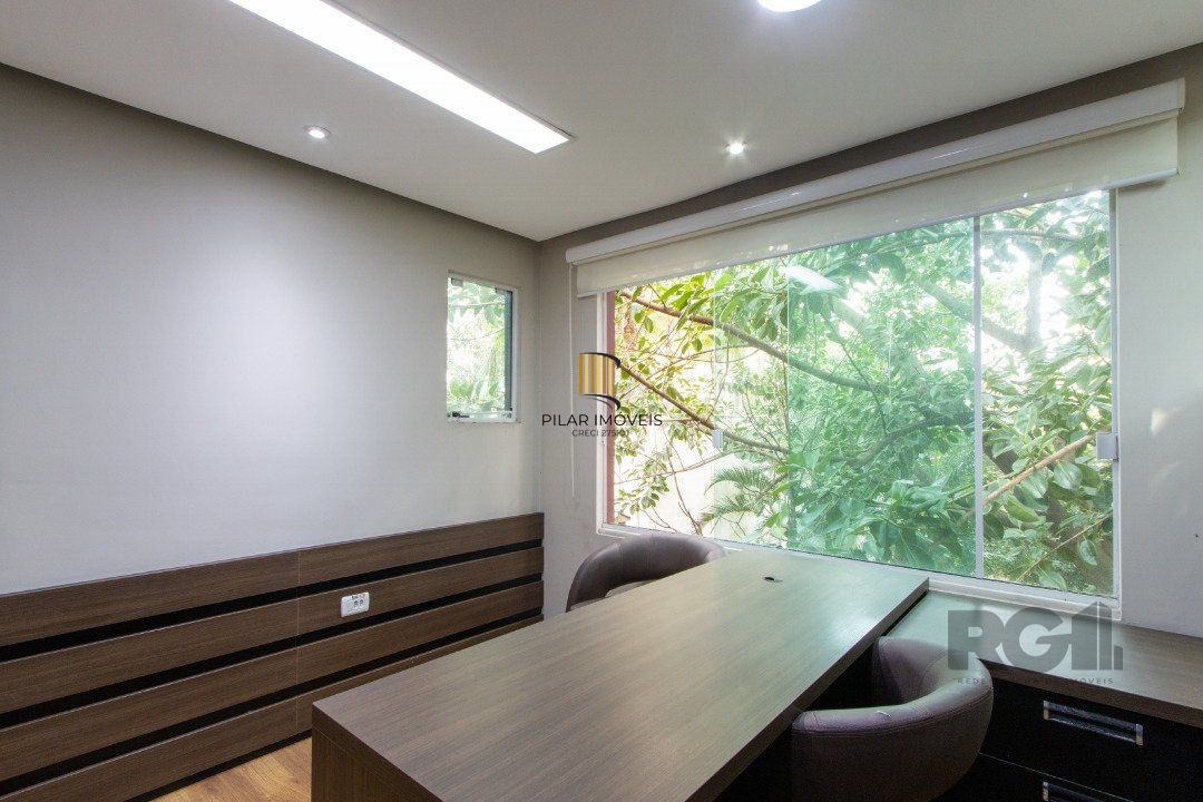 Excelente casa comercial com aproximadamente 300m² de área construída