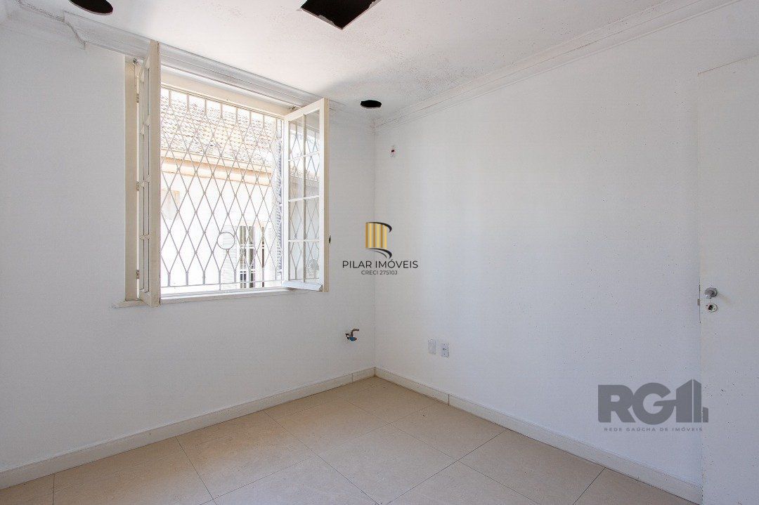 Casa 3 dormitórios no bairro Floresta