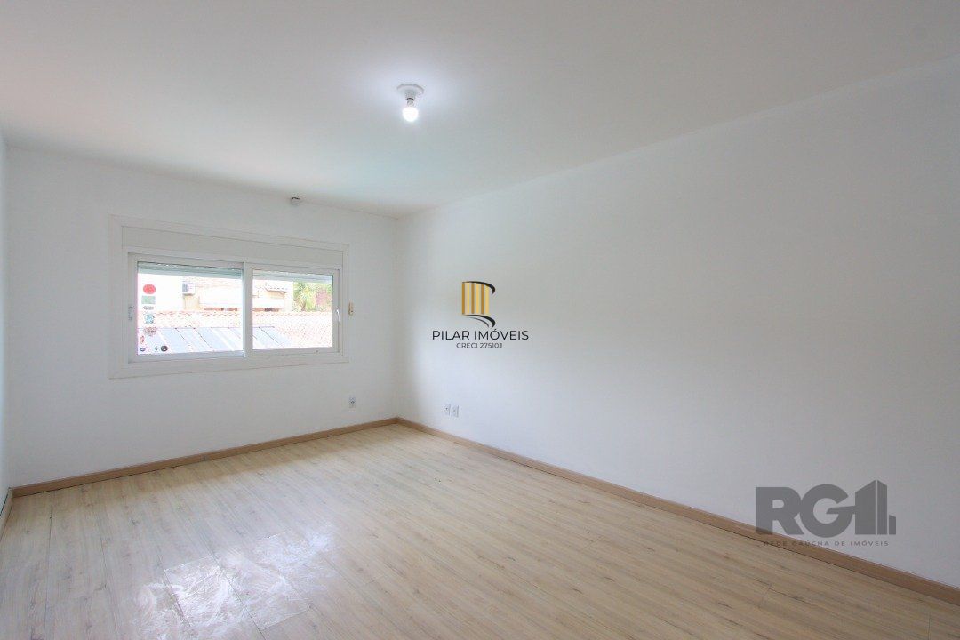 Casa com 4 quartos, com 347,57 m 2 privativos