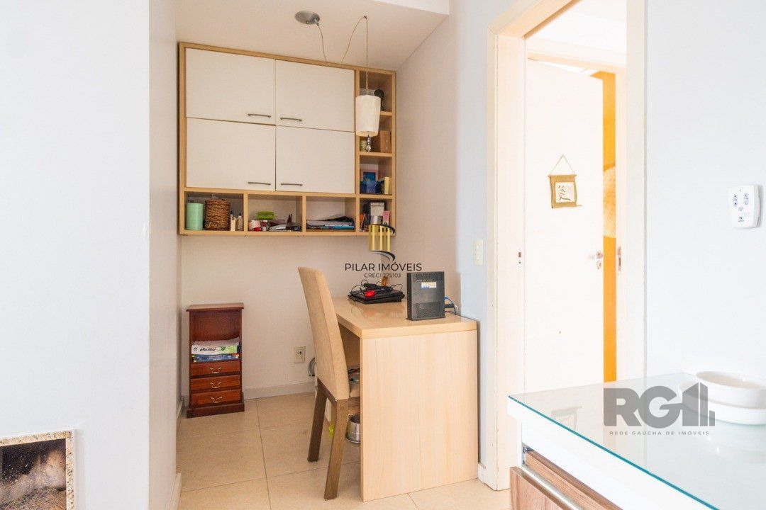 Cobertura Horizontal,  3 quartos, 1 suite, piscina, condominio com infra, 2 vagas - Bairro Tristeza
