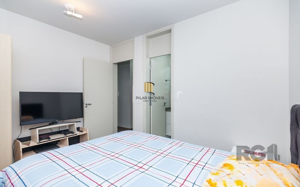 Apartamento para Venda - 67.3m², 3 dormitórios, sendo 1 suites, 1 vaga - Humaitá