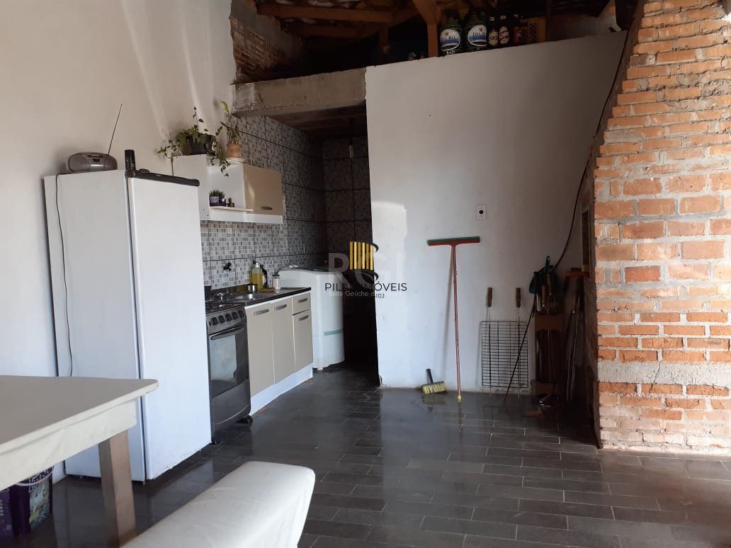 Casa para Venda - 170m², 3 dormitórios, sendo 1 suites, 2 vagas - Feitoria