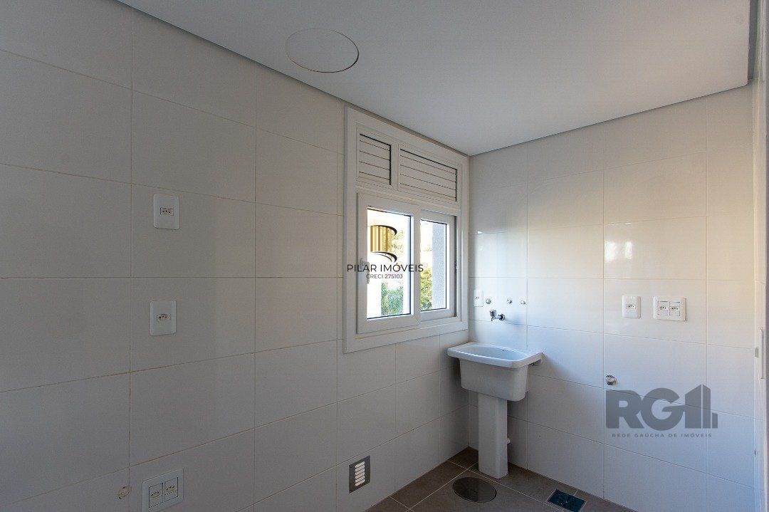 Cobertura para Venda - 214.34m², 3 dormitórios, sendo 3 suites, 2 vagas - Tristeza