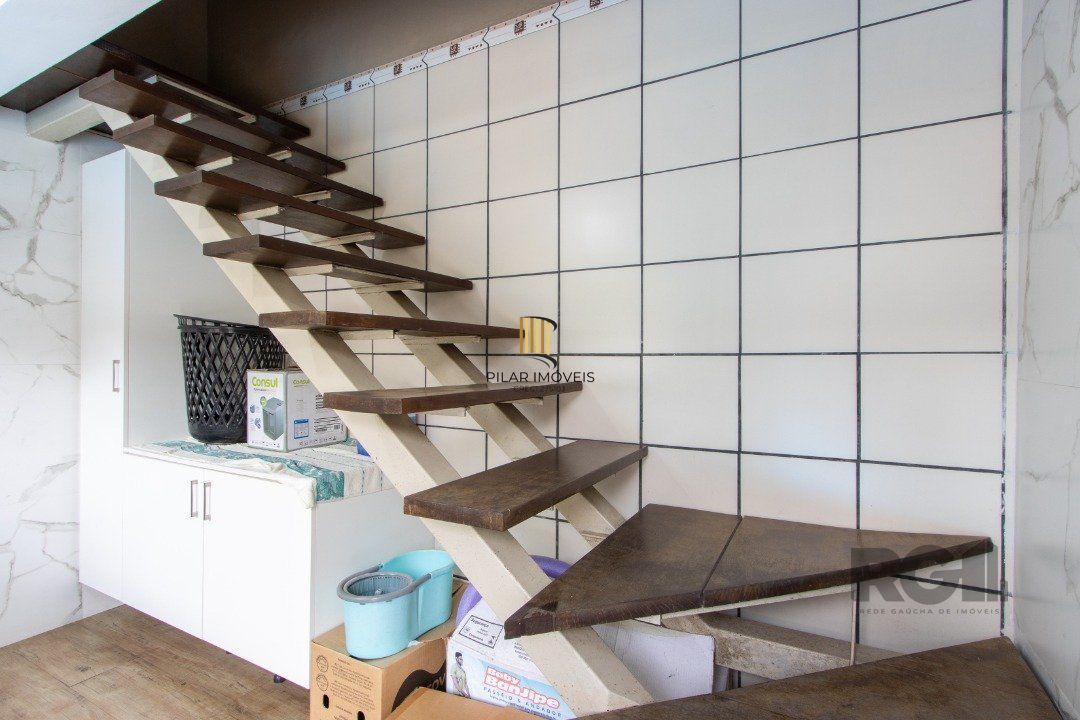 Casa 4 dormitórios no bairro Ipanema