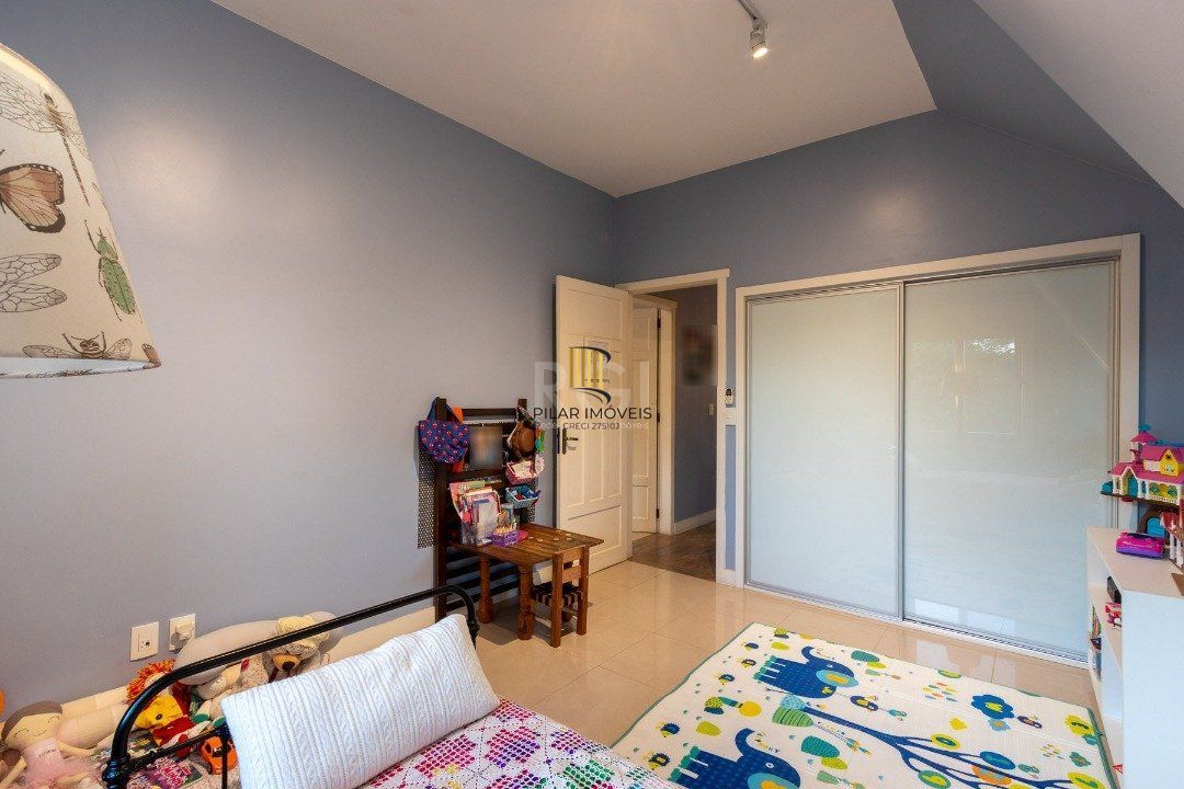 Casa para Venda - 200m², 3 dormitórios, sendo 1 suites, 2 vagas - Vila Assunção