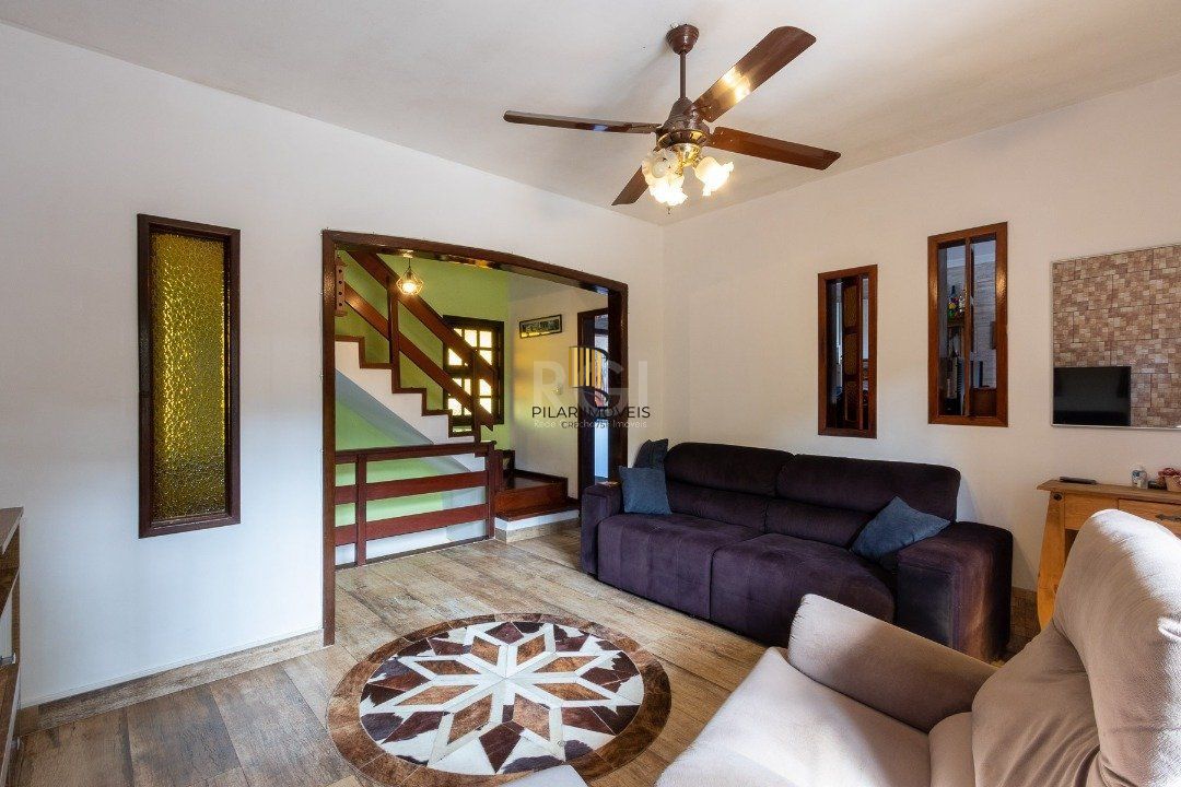Casa para Venda - 300m², 5 dormitórios, 2 vagas - Cavalhada