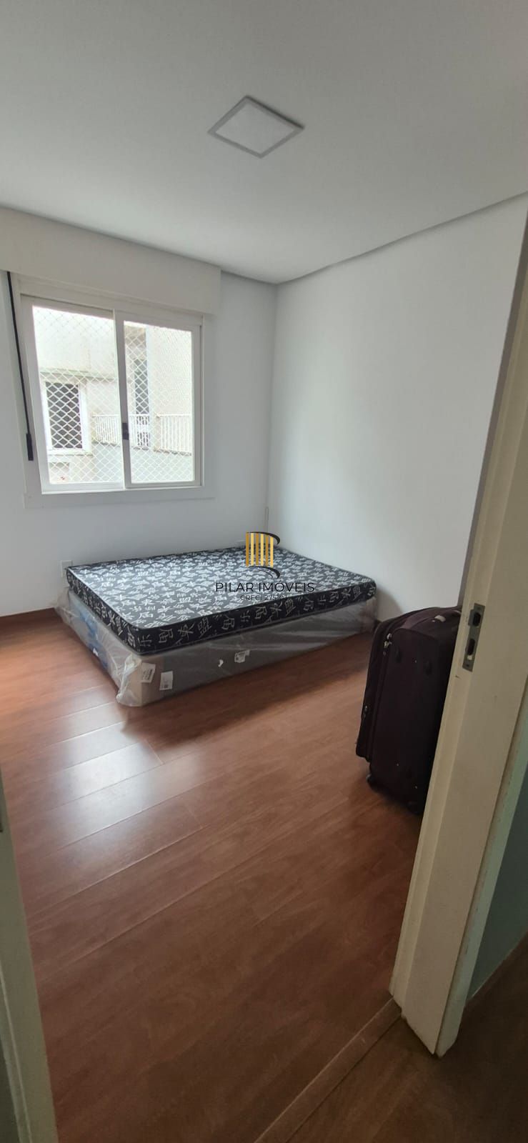 Apartamento de 3 dormitórios, 1 suíte e 1 vaga de garagem no bairro Pedra Redonda.