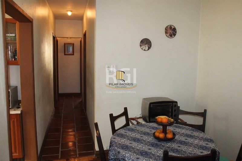 Casa para Venda - 220m², 4 dormitórios, 9 vagas - Cristal