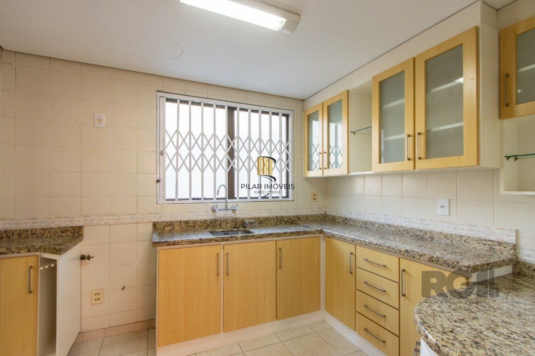 Apartamento | 3 quartos | 1 suíte | 1 vaga | 92,00m2 | Bairro Petrópolis