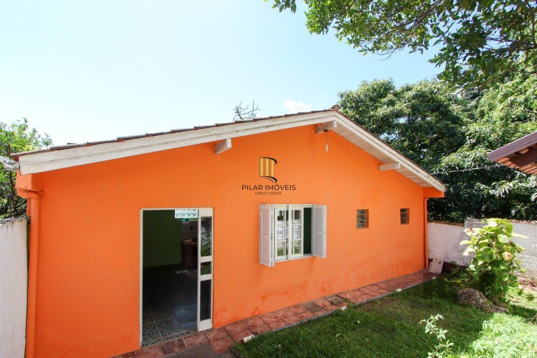 Casa 04 dormitórios, 02 suítes, living 02 ambientes