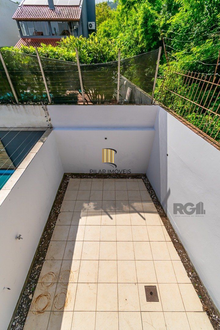 Casa 3 dormitórios no bairro Espírito Santo