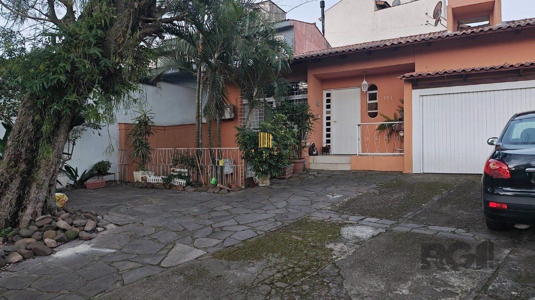 Casa 4 dormitórios no bairro Vila Assunção