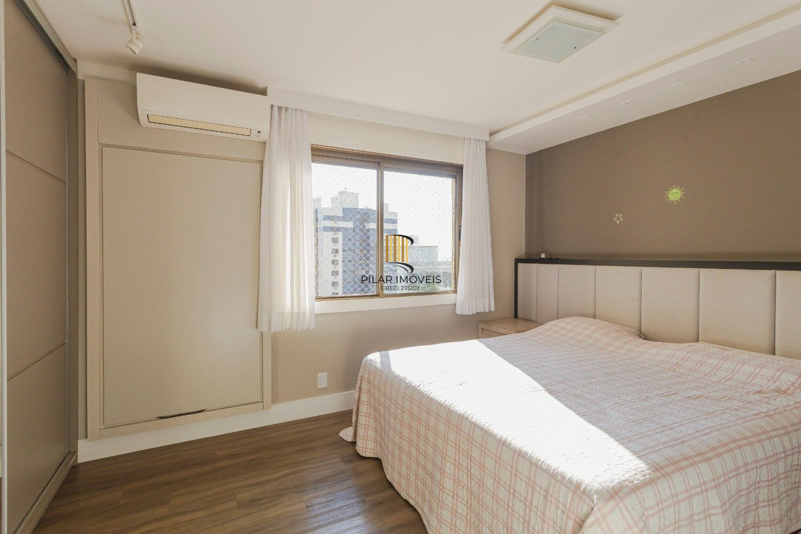 3 dormitórios, com 2 vagas no Life Square Menino Deus!