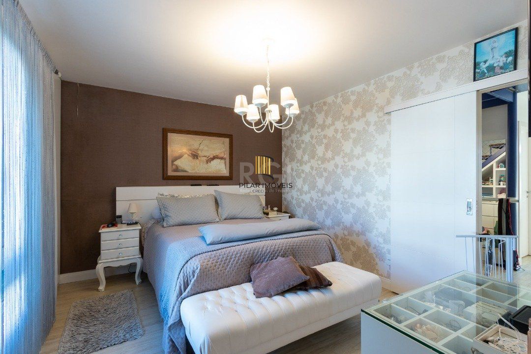 Casa Condominio para Venda - 240m², 4 dormitórios, sendo 1 suites, 2 vagas - Ipanema