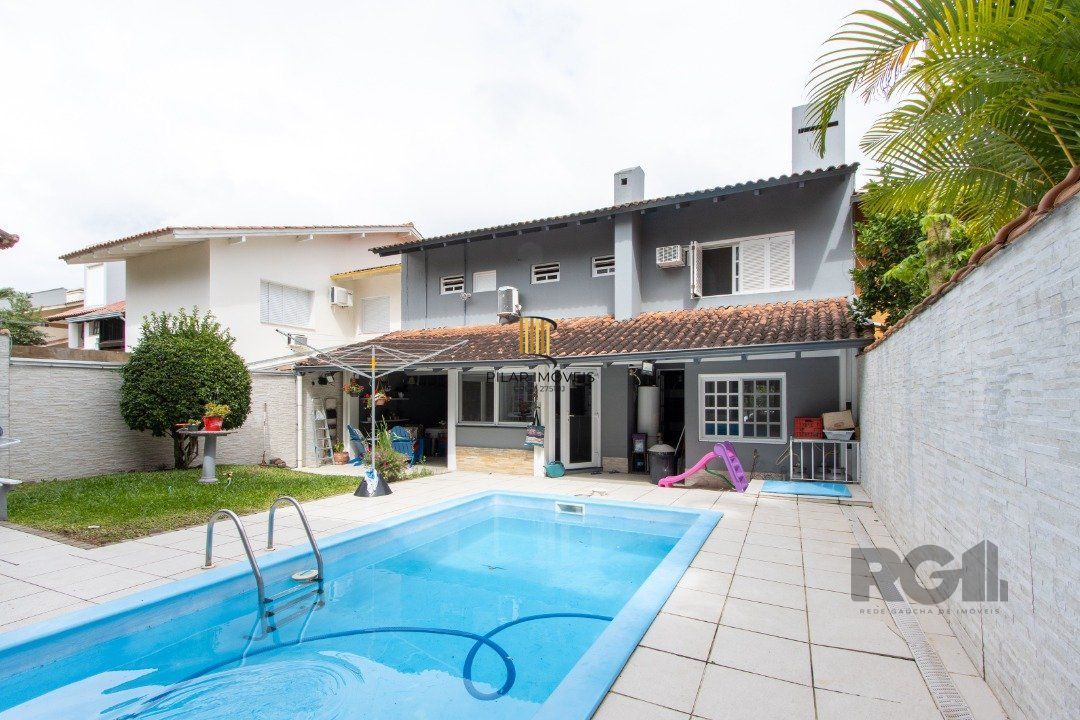 Casa 4 dormitórios no bairro Ipanema