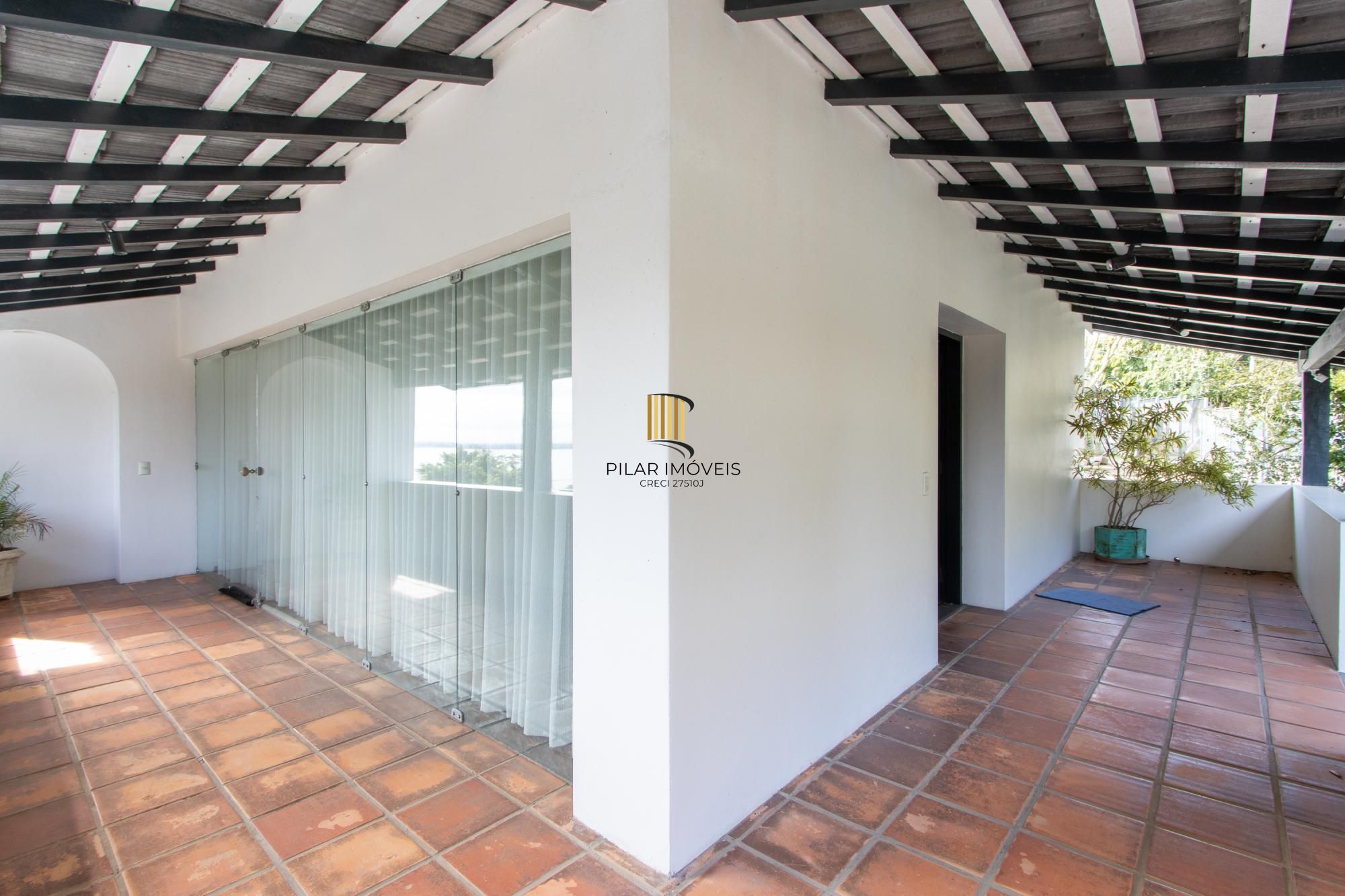 Casa com piscina Bairro Cristal