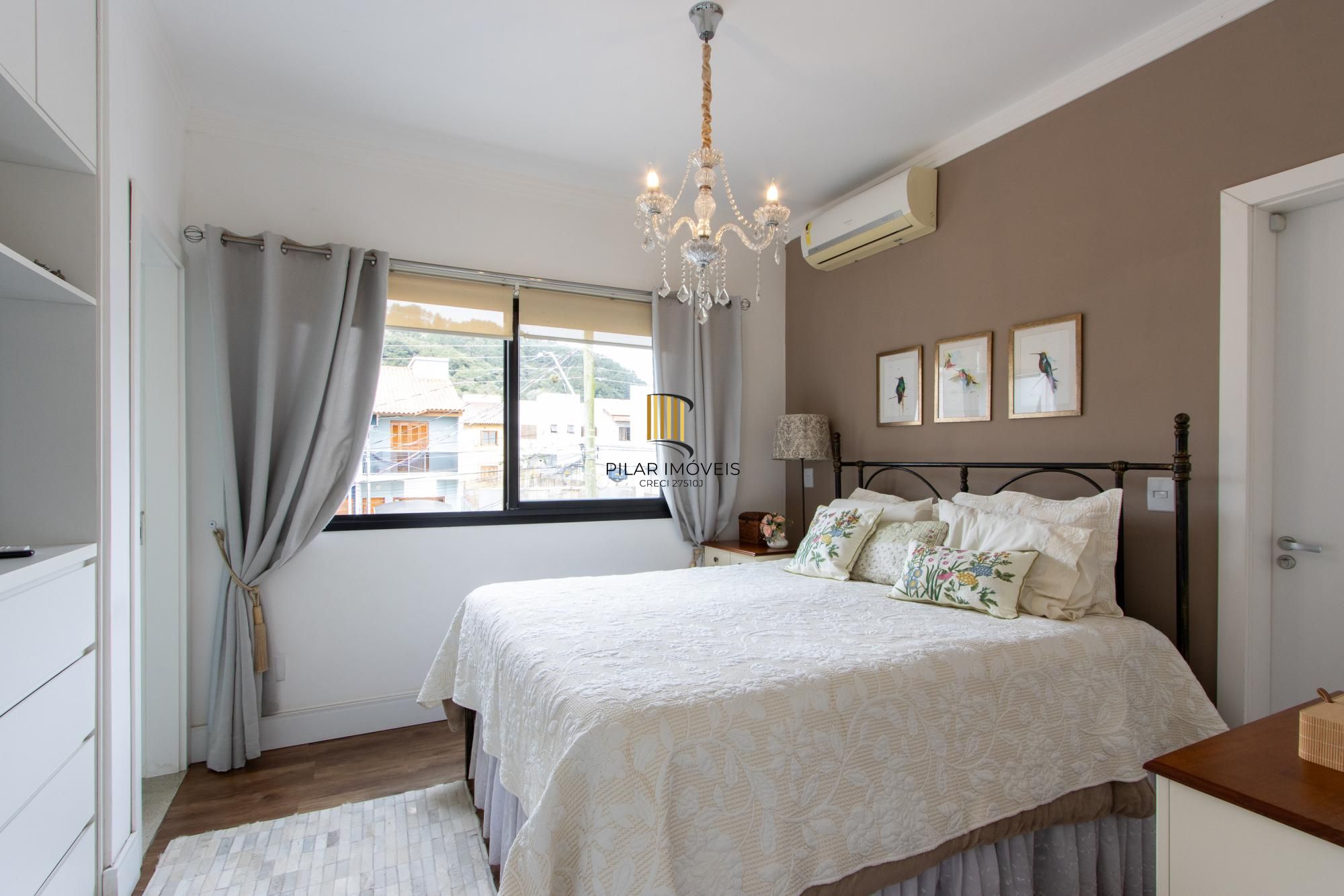 Excelente casa de alvenaria, 4 dormitórios, 2 suítes e 2 vagas de garagem.