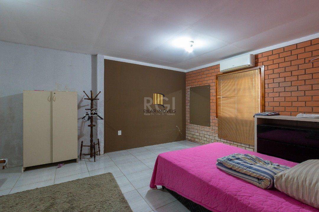 Sobrado para Venda - 300m², 3 dormitórios, sendo 1 suites, 3 vagas - Cavalhada