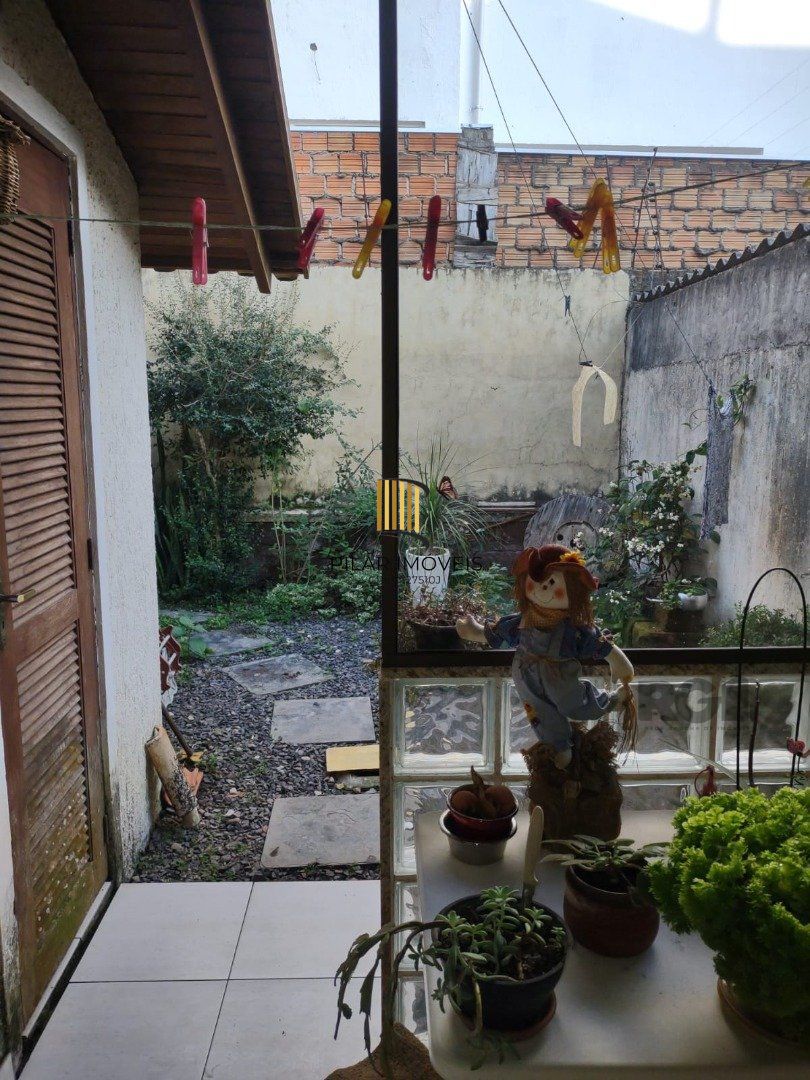 Sobrado 2 dormitórios no bairro Vila Nova