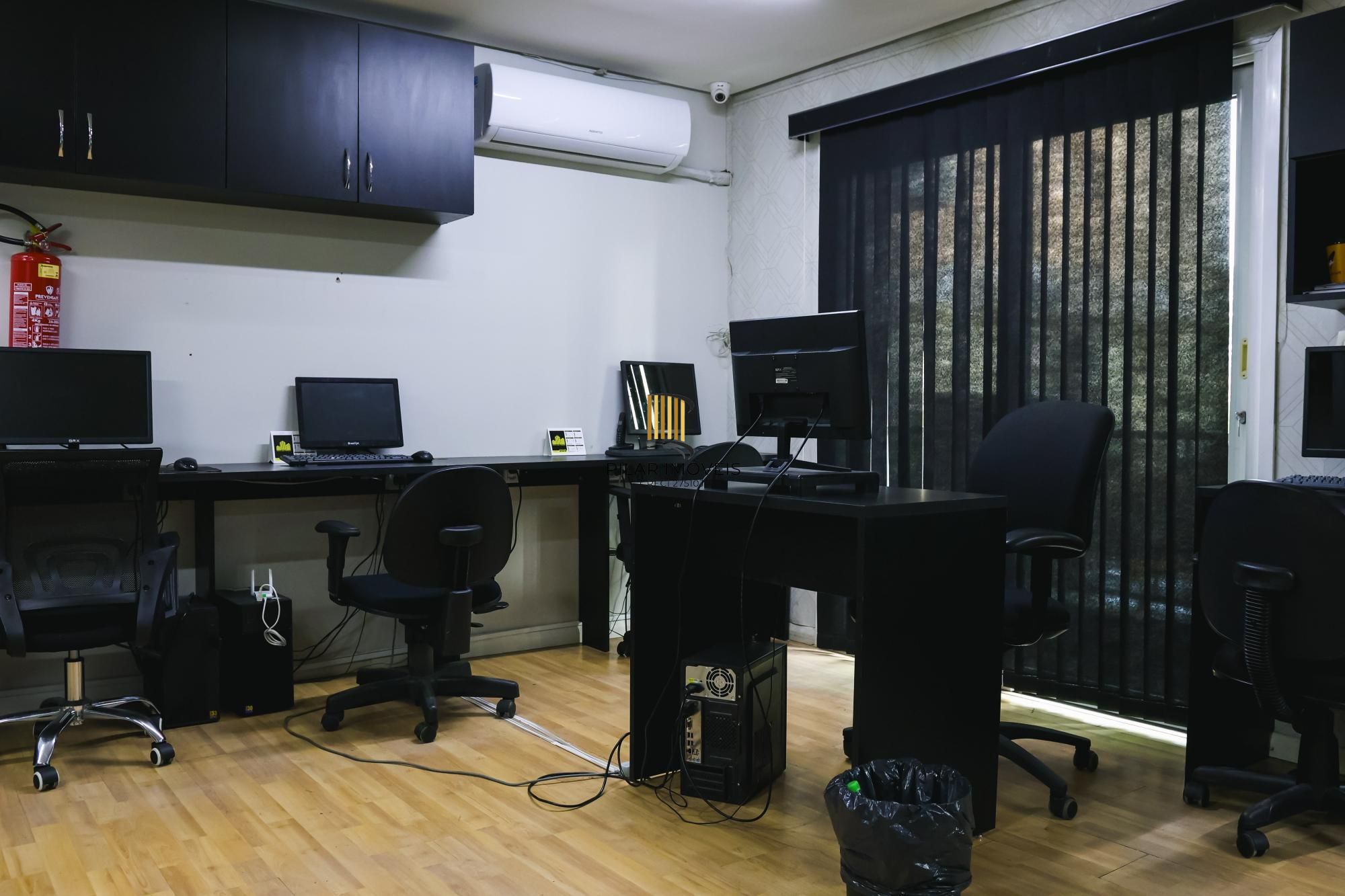 Casa Comercial 4 dormitórios no bairro Moinhos de Vento